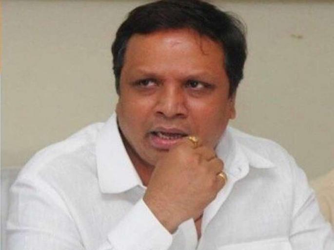 Ashish Shelar's objection to nomination of Congress candidate in vandre west | काँग्रेस नेत्याच्या उमेदवारी अर्जावर आशिष शेलारांची हरकत Ashish Shelar's objection to nomination of Congress candidate in vandre west | काँग्रेस नेत्याच्या उमेदवारी अर्जावर आशिष शेलारांची हरकत