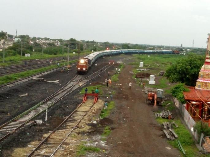 The train ran at a speed of 110 km per hour; Akola-Akot broad gauge test successful | ताशी ११० किमी वेगाने धावली रेल्वे; अकोला-अकोट ब्रॉडगेज चाचणी यशस्वी  The train ran at a speed of 110 km per hour; Akola-Akot broad gauge test successful | ताशी ११० किमी वेगाने धावली रेल्वे; अकोला-अकोट ब्रॉडगेज चाचणी यशस्वी