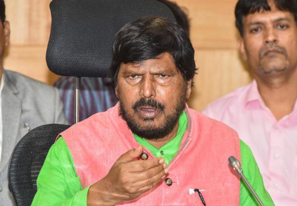 Helicopter to Ripa for elections in Tamil Nadu and pumpkin symbol in 4 states, Says ramdas athawale | निवडणुकांसाठी रिपाइंला तामिळनाडूत हेलिकॉप्टर तर 4 राज्यात कपबशीचं चिन्ह Helicopter to Ripa for elections in Tamil Nadu and pumpkin symbol in 4 states, Says ramdas athawale | निवडणुकांसाठी रिपाइंला तामिळनाडूत हेलिकॉप्टर तर 4 राज्यात कपबशीचं चिन्ह