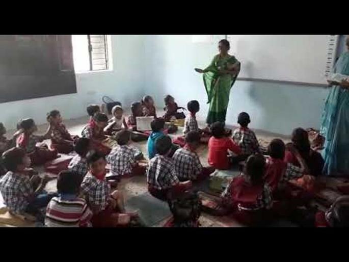 CoronaVirus: Officials inspect municipal schools | CoronaVirus : शिक्षणाधिकाऱ्यांनी केली महापालिका शाळांची पाहणी CoronaVirus: Officials inspect municipal schools | CoronaVirus : शिक्षणाधिकाऱ्यांनी केली महापालिका शाळांची पाहणी