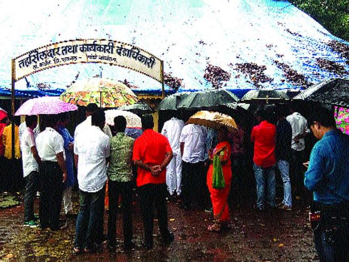 Lack of planning in election counting | निवडणूक मतमोजणीत नियोजनाचा अभाव Lack of planning in election counting | निवडणूक मतमोजणीत नियोजनाचा अभाव