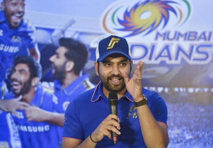 Rohit Sharma, who has not played with the Indian team due to injury, is sweating in the gym for the Mumbai Indians | दुखापतीमुळे भारतीय संघाबरोबर न खेळणारा रोहित शर्मा मुंबई इंडियन्ससाठी जिममध्ये गाळतोय घाम