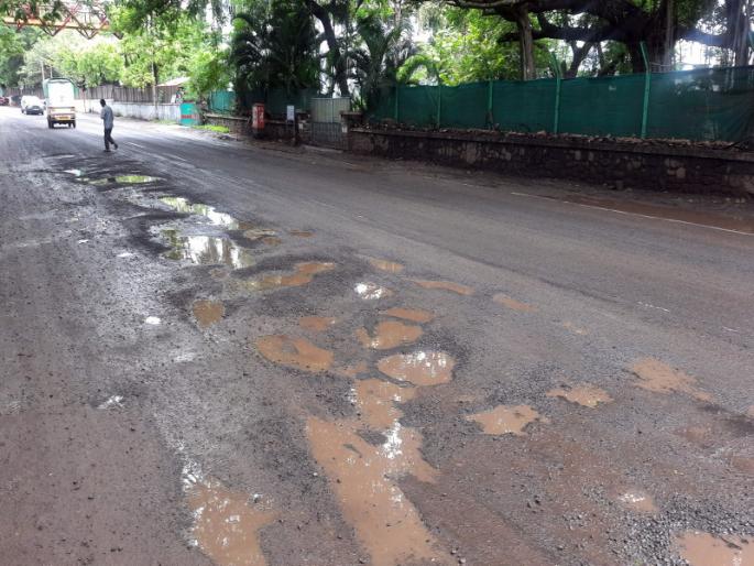 commissioner sir roam elsewhere along with the usual route It is ridiculous to say that 90 percent of potholes in the pune city have been filled | आयुक्त साहेब, 'नेहमीच्या मार्गासह अन्यत्रही फिरा..' शहरातील ९० टक्के खड्डे बुजवले म्हणणे हास्यास्पद commissioner sir roam elsewhere along with the usual route It is ridiculous to say that 90 percent of potholes in the pune city have been filled | आयुक्त साहेब, 'नेहमीच्या मार्गासह अन्यत्रही फिरा..' शहरातील ९० टक्के खड्डे बुजवले म्हणणे हास्यास्पद