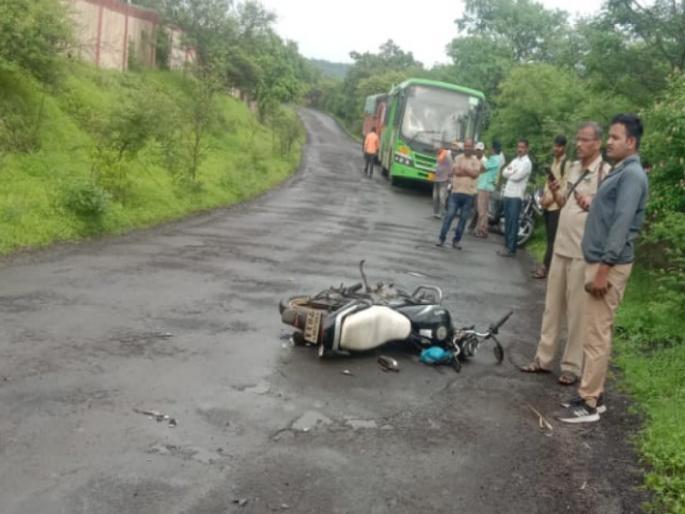 Bike rider killed in PMPML collision in Pune | Accident: पुण्यात पीएमपीएमएलच्या धडकेत दुचाकीस्वाराचा मृत्यू Bike rider killed in PMPML collision in Pune | Accident: पुण्यात पीएमपीएमएलच्या धडकेत दुचाकीस्वाराचा मृत्यू