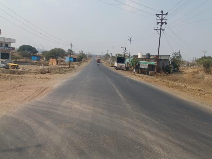 Udgir-Ahmadpur road has become deadly; nine victims in one month due to many blackspots! | उदगीर-अहमदपूर रस्ता बनला जीवघेणा; अनेक ब्लॅकस्पॉटमुळे एकाच महिन्यात नऊ बळी !