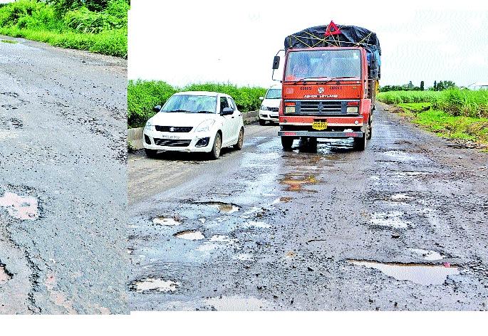 National highways are like this? Vehicle owners question: Demand for quality roads Sangli-Tung road | राष्ट्रीय महामार्ग असे असतात का’? : वाहनधारक, दर्जेदार रस्त्याची मागणी सांगली-तुंग रस्ता दुरवस्थेवर संताप National highways are like this? Vehicle owners question: Demand for quality roads Sangli-Tung road | राष्ट्रीय महामार्ग असे असतात का’? : वाहनधारक, दर्जेदार रस्त्याची मागणी सांगली-तुंग रस्ता दुरवस्थेवर संताप