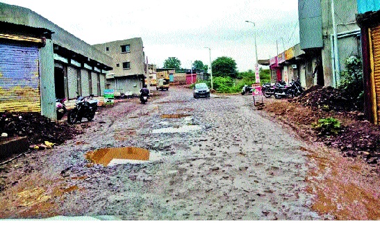 Rubbishing the rules: Tasgaon municipal corporation contributes to corruption: 34 lakhs in the name of roads | नियमांना फाटा देत तासगाव पालिकेत भ्रष्टाचाराच्या वाटा : रस्त्यांच्या नावाखाली ३४ लाखांचा चुराडा Rubbishing the rules: Tasgaon municipal corporation contributes to corruption: 34 lakhs in the name of roads | नियमांना फाटा देत तासगाव पालिकेत भ्रष्टाचाराच्या वाटा : रस्त्यांच्या नावाखाली ३४ लाखांचा चुराडा