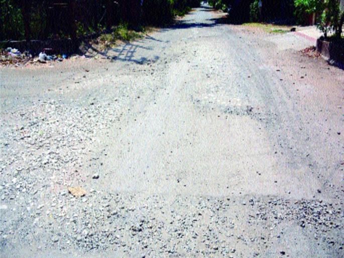 The responsibility of the boat, KDMC, MIDC and others to maintain the road repair | रस्तेदुरुस्तीसाठी एकमेकांकडे बोट, केडीएमसी, एमआयडीसीने झटकली जबाबदारी The responsibility of the boat, KDMC, MIDC and others to maintain the road repair | रस्तेदुरुस्तीसाठी एकमेकांकडे बोट, केडीएमसी, एमआयडीसीने झटकली जबाबदारी