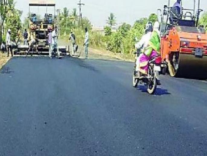 412 new roads damaged in Kolhapur in three years | कोल्हापुरात तीन वर्षांत ४१२ नवीन रस्ते खराब; ठेकेदार नामानिराळे, अधिकाऱ्यांचे दुर्लक्ष 412 new roads damaged in Kolhapur in three years | कोल्हापुरात तीन वर्षांत ४१२ नवीन रस्ते खराब; ठेकेदार नामानिराळे, अधिकाऱ्यांचे दुर्लक्ष