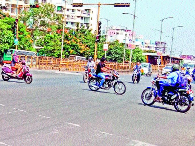 Accidental Increase in Accidental Deaths by Vehicles | भरधाव वाहनांमुळे अपघातांत वाढ Accidental Increase in Accidental Deaths by Vehicles | भरधाव वाहनांमुळे अपघातांत वाढ