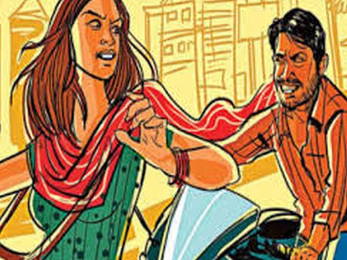 Student resists molestation, throws in front of running train; One arm, two legs were cut | विद्यार्थीनीने छेडछाडीला विरोध केला, धावत्या रेल्वेसमोर फेकले; एक हात, दोन पाय तुटले Student resists molestation, throws in front of running train; One arm, two legs were cut | विद्यार्थीनीने छेडछाडीला विरोध केला, धावत्या रेल्वेसमोर फेकले; एक हात, दोन पाय तुटले