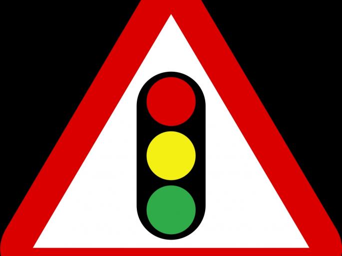 In Thane, 10 Signal Flash Models, Five Years In The Churn | ठाण्यात १० सिग्नल फ्लॅश मोडवर, पाच वर्षांत सव्वा कोटीचा चुराडा