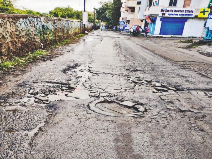 pune news not a road, but a death trap Who is responsible for this | रस्ता नव्हे, मृत्यूचा सापळा.. याला जबाबदार कोण ? तुकाईदर्शन–काळेपडळ रस्ता दुरवस्थेच्या विळख्यात pune news not a road, but a death trap Who is responsible for this | रस्ता नव्हे, मृत्यूचा सापळा.. याला जबाबदार कोण ? तुकाईदर्शन–काळेपडळ रस्ता दुरवस्थेच्या विळख्यात