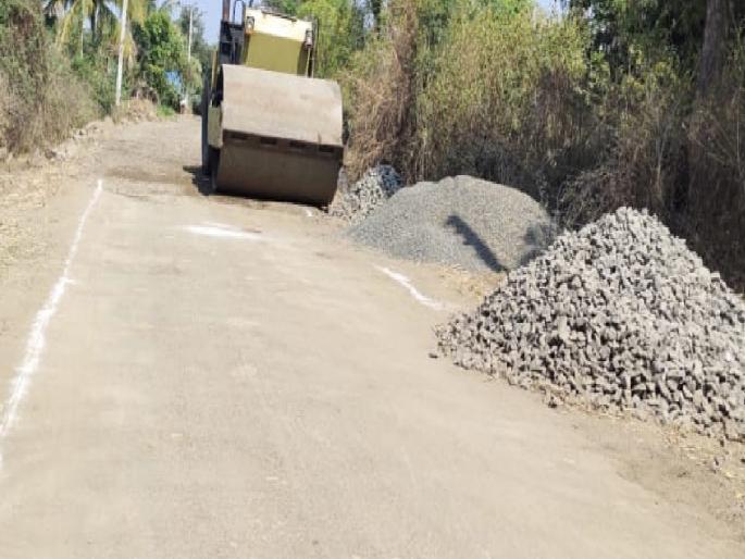 100 crore road works in Kolhapur received from the state government is impossible to complete before May 15 | १०० कोटींचा उपयोग काय ? कोल्हापुरातील रस्त्यांची कामे रखडली 100 crore road works in Kolhapur received from the state government is impossible to complete before May 15 | १०० कोटींचा उपयोग काय ? कोल्हापुरातील रस्त्यांची कामे रखडली