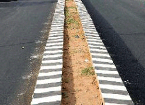  Call for a proposal for two cement roads | दोन सिमेंट रस्त्यांचे प्रस्ताव मागविले