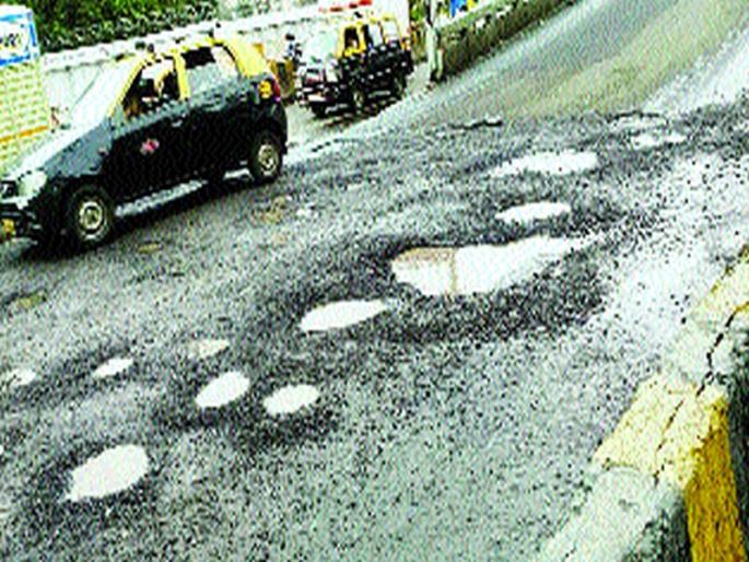 30 crores of ammunition to pits in the western suburbs | पश्चिम उपनगरातील खड्ड्यांना ३० कोटींचा मुलामा 30 crores of ammunition to pits in the western suburbs | पश्चिम उपनगरातील खड्ड्यांना ३० कोटींचा मुलामा