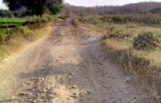 villagers is aggressive for the road | पांदन रस्त्यासाठी किन्हीराजावासी आक्रमक ; ३०० ग्रामस्थ आंदोलनाच्या पावित्र्यात 