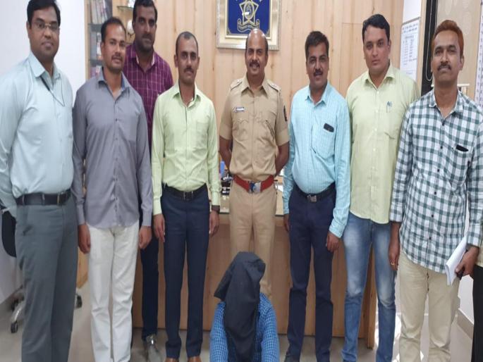 Kalyan anti robbery squad action; Gold chain snatcher arrested | कल्याण अँटी रॉबरी स्कॉडची कामगिरी; सराईत सोनसाखळी चोर गजाआड Kalyan anti robbery squad action; Gold chain snatcher arrested | कल्याण अँटी रॉबरी स्कॉडची कामगिरी; सराईत सोनसाखळी चोर गजाआड