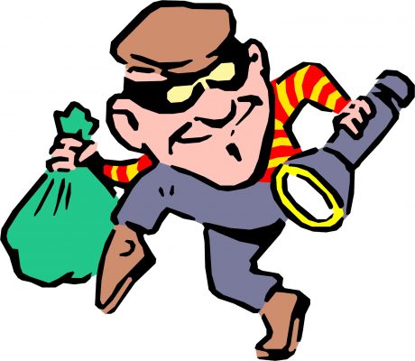 Thief theft things from police house while he was outside for marriage | धक्कादायक! लग्नासाठी बाहेरगावी गेलेल्या पोलिसाच्याच घरी चोरी  Thief theft things from police house while he was outside for marriage | धक्कादायक! लग्नासाठी बाहेरगावी गेलेल्या पोलिसाच्याच घरी चोरी