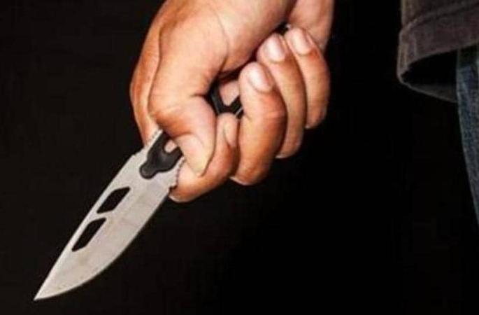 Attempt to kill young man in 'road rage'; Bhar afternoon incident in Sitabardi | ‘ रोड रेज ’ वरून तरुणाला जीवे मारण्याचा प्रयत्न; सीताबर्डीतील भर दुपारची घटना Attempt to kill young man in 'road rage'; Bhar afternoon incident in Sitabardi | ‘ रोड रेज ’ वरून तरुणाला जीवे मारण्याचा प्रयत्न; सीताबर्डीतील भर दुपारची घटना