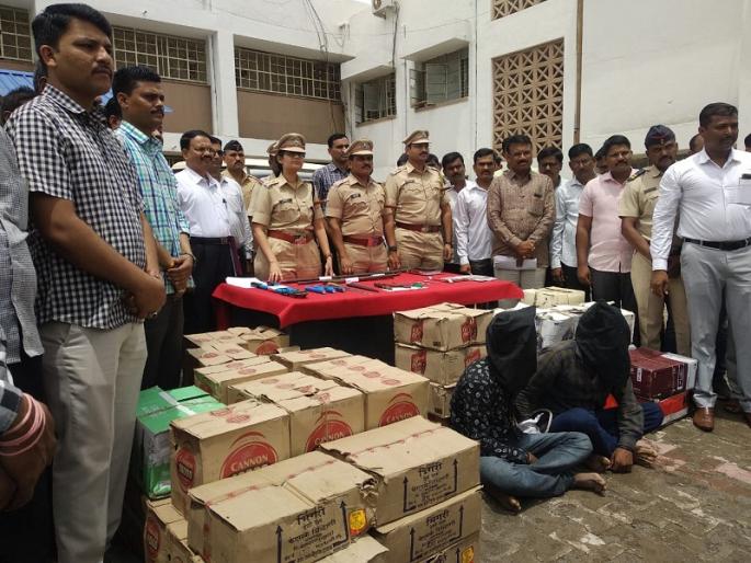 Two are arrested in inter-district gang by rural police in three cotton factory robbery case | तीन जिनिंग फोडणाऱ्या आंतरजिल्हा टोळीतील दोन जणांना ग्रामीण पोलिसांकडून अटक Two are arrested in inter-district gang by rural police in three cotton factory robbery case | तीन जिनिंग फोडणाऱ्या आंतरजिल्हा टोळीतील दोन जणांना ग्रामीण पोलिसांकडून अटक