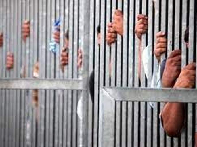 Gang of robbers in police custody | दरोडेखोरांची टोळी पोलीस कोठडीत Gang of robbers in police custody | दरोडेखोरांची टोळी पोलीस कोठडीत