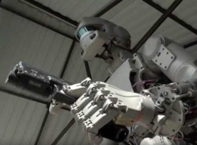 robot brothers , russian robot soldier | रोबोट ब्रदर्स - रशियानं तयार केलेत रोबोट सैनिक, आता युद्धावर तेच जाणार ! robot brothers , russian robot soldier | रोबोट ब्रदर्स - रशियानं तयार केलेत रोबोट सैनिक, आता युद्धावर तेच जाणार !