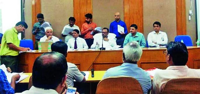 Robotics funds soon in bank account: Approval of funding of 17 crores from Guardian ministers | रोबोटिकचा निधी लवकरच खात्यात : पालकमंत्र्यांकडून १७ कोटींच्या निधीला मंजुरी Robotics funds soon in bank account: Approval of funding of 17 crores from Guardian ministers | रोबोटिकचा निधी लवकरच खात्यात : पालकमंत्र्यांकडून १७ कोटींच्या निधीला मंजुरी