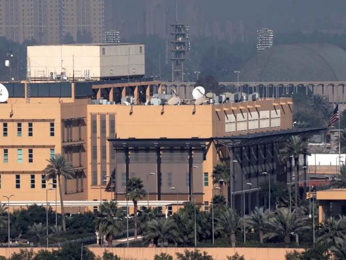 Two rockets fired into Baghdads Green near US embassy | इराकमधील अमेरिकी दूतावासाजवळ क्षेपणास्त्र हल्ला; जीवितहानी नाही