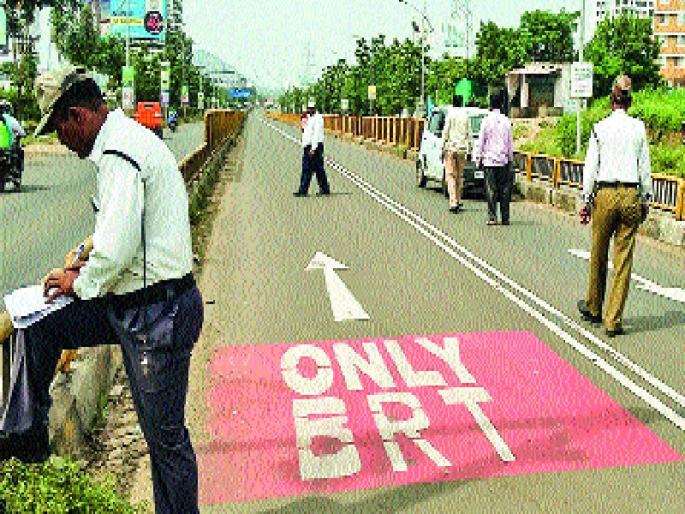 Two hundred vehicles stayed in the area, Ravet-Kivale BRT, Tukaram Mundhaney took over | तासात दोनशे वाहने रोखली, रावेत-किवळे बीआरटी, तुकाराम मुंढेंनी घेतली दखल Two hundred vehicles stayed in the area, Ravet-Kivale BRT, Tukaram Mundhaney took over | तासात दोनशे वाहने रोखली, रावेत-किवळे बीआरटी, तुकाराम मुंढेंनी घेतली दखल