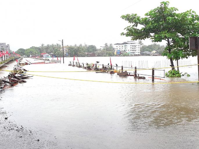 The whole water in Roha was like 3 hours! | रोह्यात पुराचे पाणी तब्बल ४८ तास जैसे थे! The whole water in Roha was like 3 hours! | रोह्यात पुराचे पाणी तब्बल ४८ तास जैसे थे!
