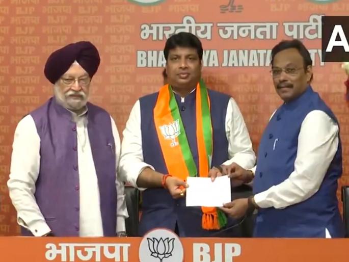 'There used to be frequent insults', congress leader Rohan Gupta joins BJP | 'तिथे वारंवार अपमान व्हायचा', लोकसभेचे तिकीट नाकारणाऱ्या रोहन गुप्तांचा भाजपात प्रवेश 'There used to be frequent insults', congress leader Rohan Gupta joins BJP | 'तिथे वारंवार अपमान व्हायचा', लोकसभेचे तिकीट नाकारणाऱ्या रोहन गुप्तांचा भाजपात प्रवेश