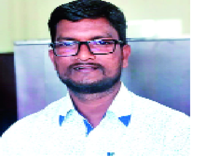 Light on the struggle to live through the 'native' | ‘देशी’च्या माध्यमातून जगण्याच्या संघर्षावर प्रकाश Light on the struggle to live through the 'native' | ‘देशी’च्या माध्यमातून जगण्याच्या संघर्षावर प्रकाश