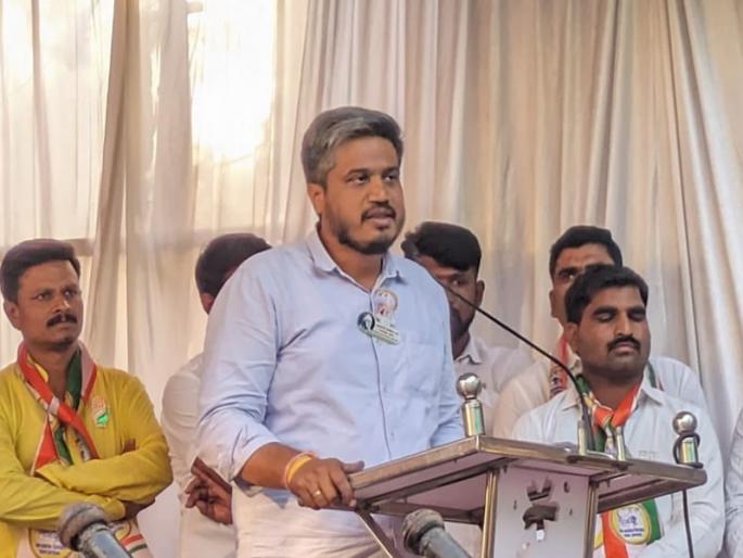 Amol foxes can win with 3 lakhs Fearing defeat Ajit Pawar forwarded the candidate - Rohit Pawar | अमोल कोल्हे ३ लाखांनी जिंकू शकतात; पराभवाच्या भीतीने अजित पवारांनी आढळरावांना पुढे केलं - रोहित पवार Amol foxes can win with 3 lakhs Fearing defeat Ajit Pawar forwarded the candidate - Rohit Pawar | अमोल कोल्हे ३ लाखांनी जिंकू शकतात; पराभवाच्या भीतीने अजित पवारांनी आढळरावांना पुढे केलं - रोहित पवार