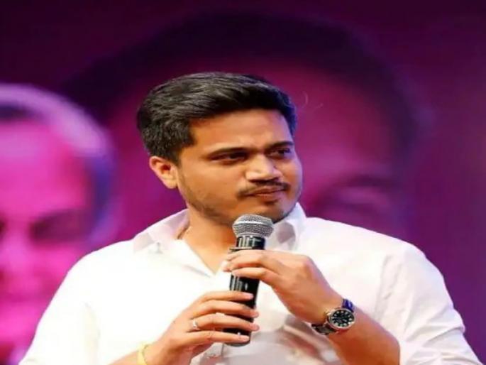 Bhondu-Baba's attempt to destroy Gandhi by placing a gun on his shoulder, Rohit Pawar's criticism of BJP | भोंदू -बाबांच्या खांद्यावर बंदूक ठेवून गांधी नष्ट करण्याचा प्रयत्न, रोहित पवारांची भाजपवर टीका Bhondu-Baba's attempt to destroy Gandhi by placing a gun on his shoulder, Rohit Pawar's criticism of BJP | भोंदू -बाबांच्या खांद्यावर बंदूक ठेवून गांधी नष्ट करण्याचा प्रयत्न, रोहित पवारांची भाजपवर टीका