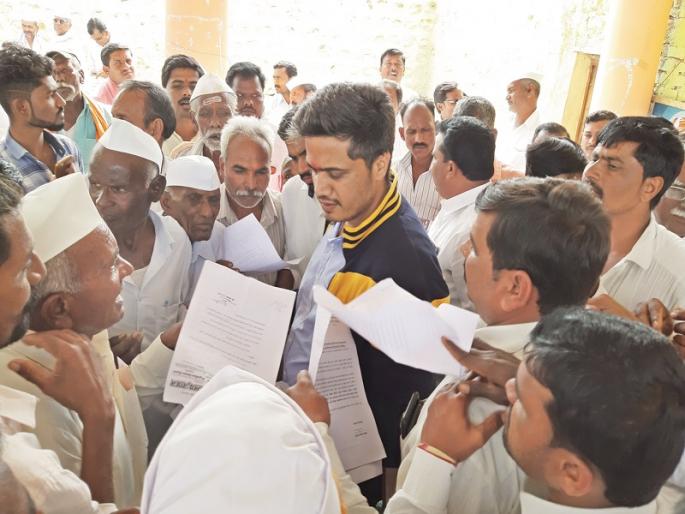 Pawar does not have the capacity to make a pulse, he works - Rohit Pawar | पवारांना नादी लावायला जमत नाही, ते कामच करतात-रोहित पवार Pawar does not have the capacity to make a pulse, he works - Rohit Pawar | पवारांना नादी लावायला जमत नाही, ते कामच करतात-रोहित पवार