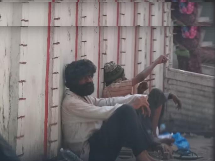 Rohit Sadhwani living as beggar for 24 hours record everything what revealed | Video - रस्त्यावर भीक मागताना दिसला 'हा' प्रसिद्ध YouTuber; चाहत्यांना बसला मोठा धक्का Rohit Sadhwani living as beggar for 24 hours record everything what revealed | Video - रस्त्यावर भीक मागताना दिसला 'हा' प्रसिद्ध YouTuber; चाहत्यांना बसला मोठा धक्का