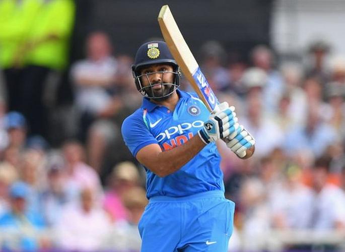 Sourav Ganguly asks for Rohit Sharma's inclusion in Test team for Australia tour | रोहित शर्माला ऑस्ट्रेलिया दौऱ्यावर कसोटी संघात घेण्यासाठी 'दादा' आग्रही