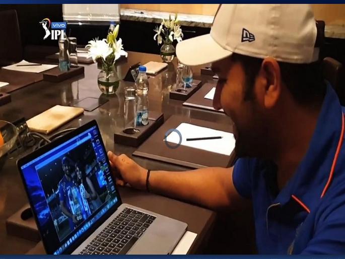 IPL 2019 : Rohit Sharma Rewinds Mumbai Indians title wins ahead of final match against CSK | IPL 2019 : फायनलपूर्वी रोहित शर्माची उजळणी, मुंबई इंडियन्सच्या 'थ्री पिलर्स'चे मानले आभार