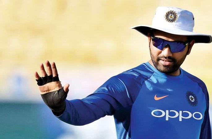 Rohit Sharma posts adorable picture with daughter Samaira after returning home | 'बाप माणूस' रोहितनं शेअर केला भुरळ पाडणारा फोटो... 