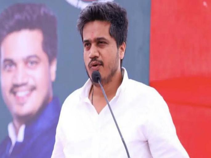 NCP MLA Rohit Pawar criticizes BJP over ED Action on his Sugar Factory | भाजपासोबत जायचं का?; शेतकऱ्यांच्या सभेत आमदार रोहित पवारांनी विचारला सवाल NCP MLA Rohit Pawar criticizes BJP over ED Action on his Sugar Factory | भाजपासोबत जायचं का?; शेतकऱ्यांच्या सभेत आमदार रोहित पवारांनी विचारला सवाल