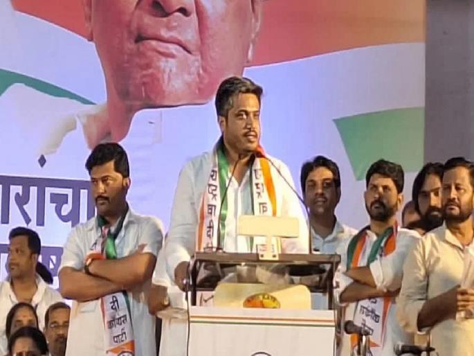 rohit pawar slams ajit pawar and bjp, Small engines should dare to speak to big engines in Delhi about reservation - Rohit Pawar | छोट्या इंजिनांनी आरक्षणाबद्दल दिल्लीतील मोठ्या इंजिनला बोलण्याची हिंमत दाखवावी- रोहित पवार rohit pawar slams ajit pawar and bjp, Small engines should dare to speak to big engines in Delhi about reservation - Rohit Pawar | छोट्या इंजिनांनी आरक्षणाबद्दल दिल्लीतील मोठ्या इंजिनला बोलण्याची हिंमत दाखवावी- रोहित पवार