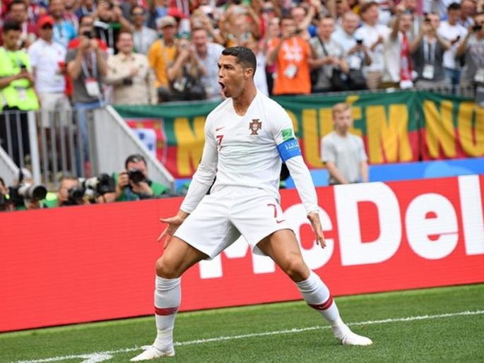 FIFA World Cup 2018: Ronaldo once again played superb; Portugal lead 1-0 | FIFA World Cup 2018: पुन्हा एकदा रोनाल्डो चमकला; पोर्तुगालला 1-0 अशी आघाडी FIFA World Cup 2018: Ronaldo once again played superb; Portugal lead 1-0 | FIFA World Cup 2018: पुन्हा एकदा रोनाल्डो चमकला; पोर्तुगालला 1-0 अशी आघाडी