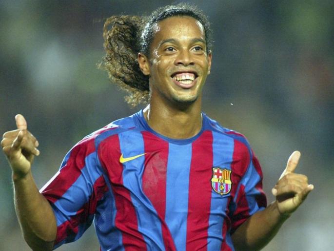Brazilian star footballer Ronaldinho retires | ब्राझीलचा स्टार फुटबॉलपटू रोनाल्डिन्होची निवृत्तीची घोषणा Brazilian star footballer Ronaldinho retires | ब्राझीलचा स्टार फुटबॉलपटू रोनाल्डिन्होची निवृत्तीची घोषणा