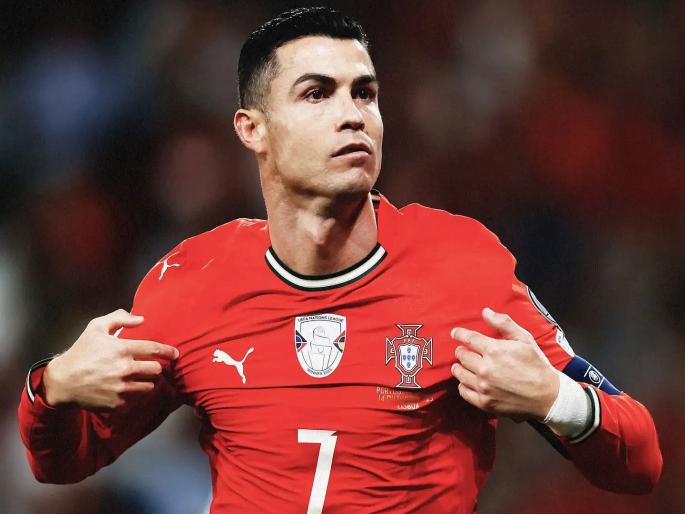 Superstar Cristiano Ronaldo's world record 'kick'; Most goals scored in World Cup qualifiers | सुपरस्टार ख्रिस्तियानो रोनाल्डोची विश्वविक्रमी ‘किक’; विश्वचषक पात्रता फेरीत केले सर्वाधिक गोल Superstar Cristiano Ronaldo's world record 'kick'; Most goals scored in World Cup qualifiers | सुपरस्टार ख्रिस्तियानो रोनाल्डोची विश्वविक्रमी ‘किक’; विश्वचषक पात्रता फेरीत केले सर्वाधिक गोल