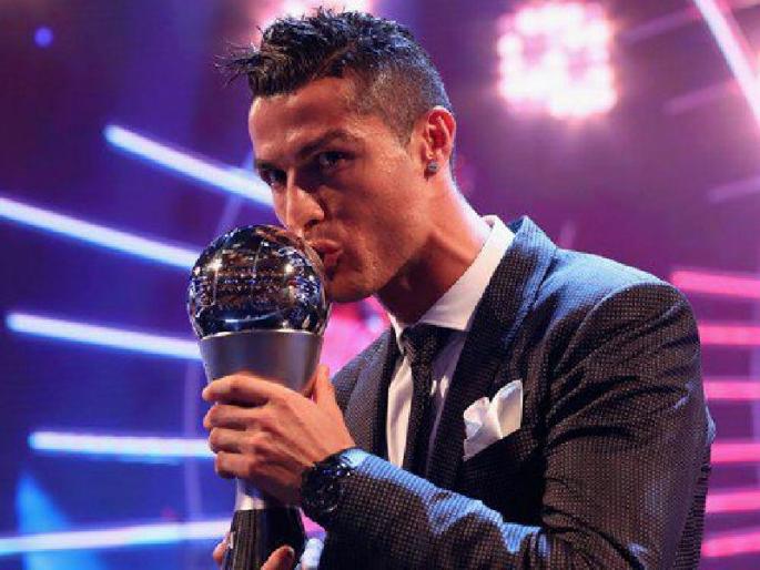 Ronaldo's match with Baron Dior, Messi for the fifth time | रोनाल्डोला पाचव्यांदा ‘बेलोन डियोर’, मेस्सीची बरोबरी केली  Ronaldo's match with Baron Dior, Messi for the fifth time | रोनाल्डोला पाचव्यांदा ‘बेलोन डियोर’, मेस्सीची बरोबरी केली