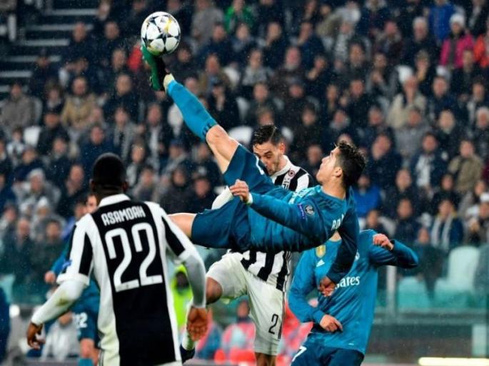 Cristiano Ronaldo's overhead kick for Real Madrid was voted UEFA's goal of the season | रोनाल्डोचा तो गोल ठरला ' Goal of the season'; ज्यांच्याविरुद्ध गोल केला त्यांनीच केले कौतुक Cristiano Ronaldo's overhead kick for Real Madrid was voted UEFA's goal of the season | रोनाल्डोचा तो गोल ठरला ' Goal of the season'; ज्यांच्याविरुद्ध गोल केला त्यांनीच केले कौतुक