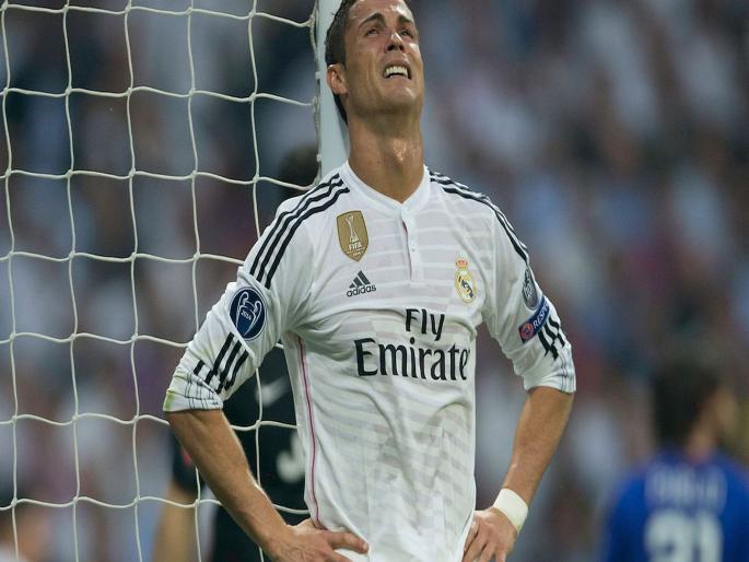 KNIFED IN BED Cristiano Ronaldo’s ‘hairdresser’ found stabbed to death in Swiss hotel room | ख्रिस्तियानो रोनाल्डोच्या निकटवर्तीयाची हत्या; हॉटेल रूममध्ये आढळला मृतदेह KNIFED IN BED Cristiano Ronaldo’s ‘hairdresser’ found stabbed to death in Swiss hotel room | ख्रिस्तियानो रोनाल्डोच्या निकटवर्तीयाची हत्या; हॉटेल रूममध्ये आढळला मृतदेह