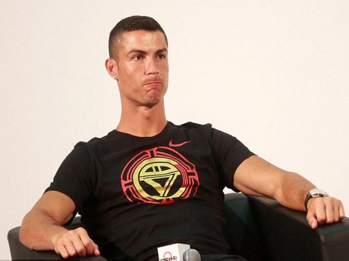 Ronaldo suspended prison sentence; pays 1,09,28,89,454.18 as part of deal to end tax dispute | रोनाल्डोची जेल टळली; 1,09,28,89,454.18 रु. किंमत मोजली! Ronaldo suspended prison sentence; pays 1,09,28,89,454.18 as part of deal to end tax dispute | रोनाल्डोची जेल टळली; 1,09,28,89,454.18 रु. किंमत मोजली!