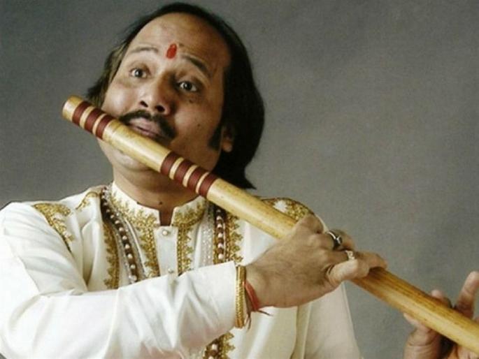 Gudi Padwa 2018- Uttar Pradesh and Maharashtra state culture will come out with musical accompaniment on Ganga Ghat | Gudi Padwa 2018- गंगा घाटावर संगीतमैफलीतून अवतरणार उत्तरप्रदेश आणि महाराष्ट्र राज्याची संस्कृती Gudi Padwa 2018- Uttar Pradesh and Maharashtra state culture will come out with musical accompaniment on Ganga Ghat | Gudi Padwa 2018- गंगा घाटावर संगीतमैफलीतून अवतरणार उत्तरप्रदेश आणि महाराष्ट्र राज्याची संस्कृती